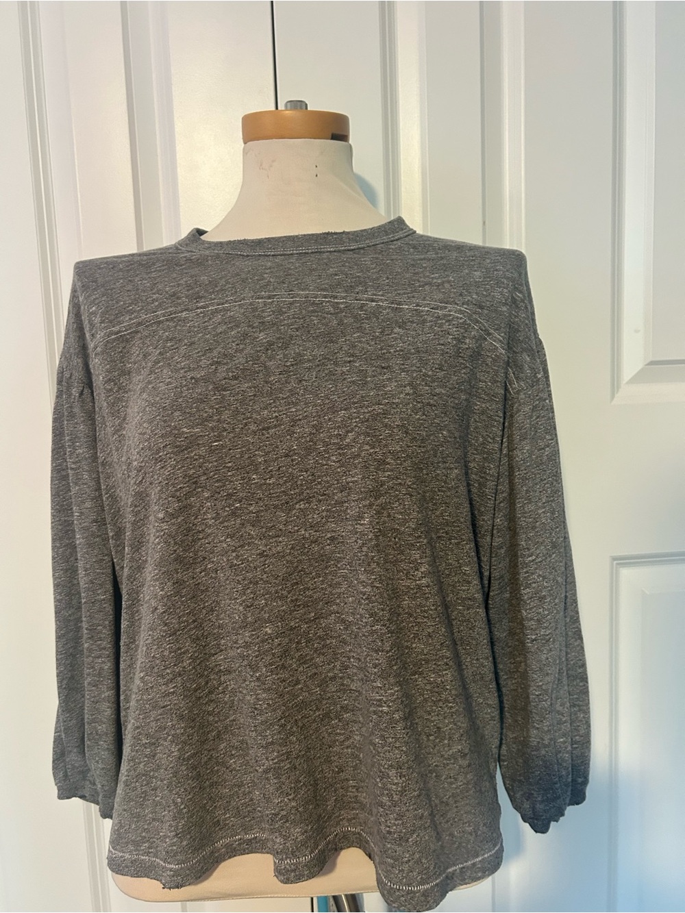 Women’s THE GREAT.  Gray Long-Sleeve top bubble sleeve size 0